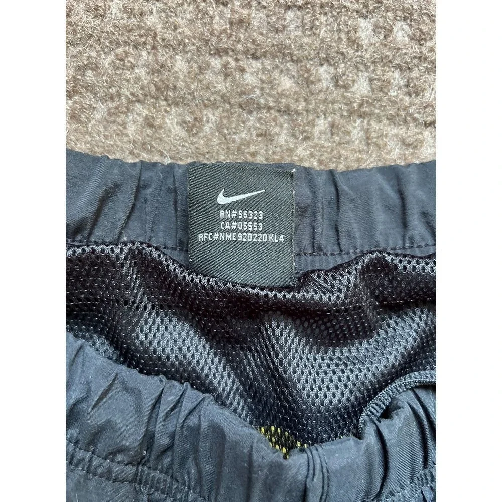 Nike Swim‎ Trunks with Yellow Stripe Detail Lightweight Size XL